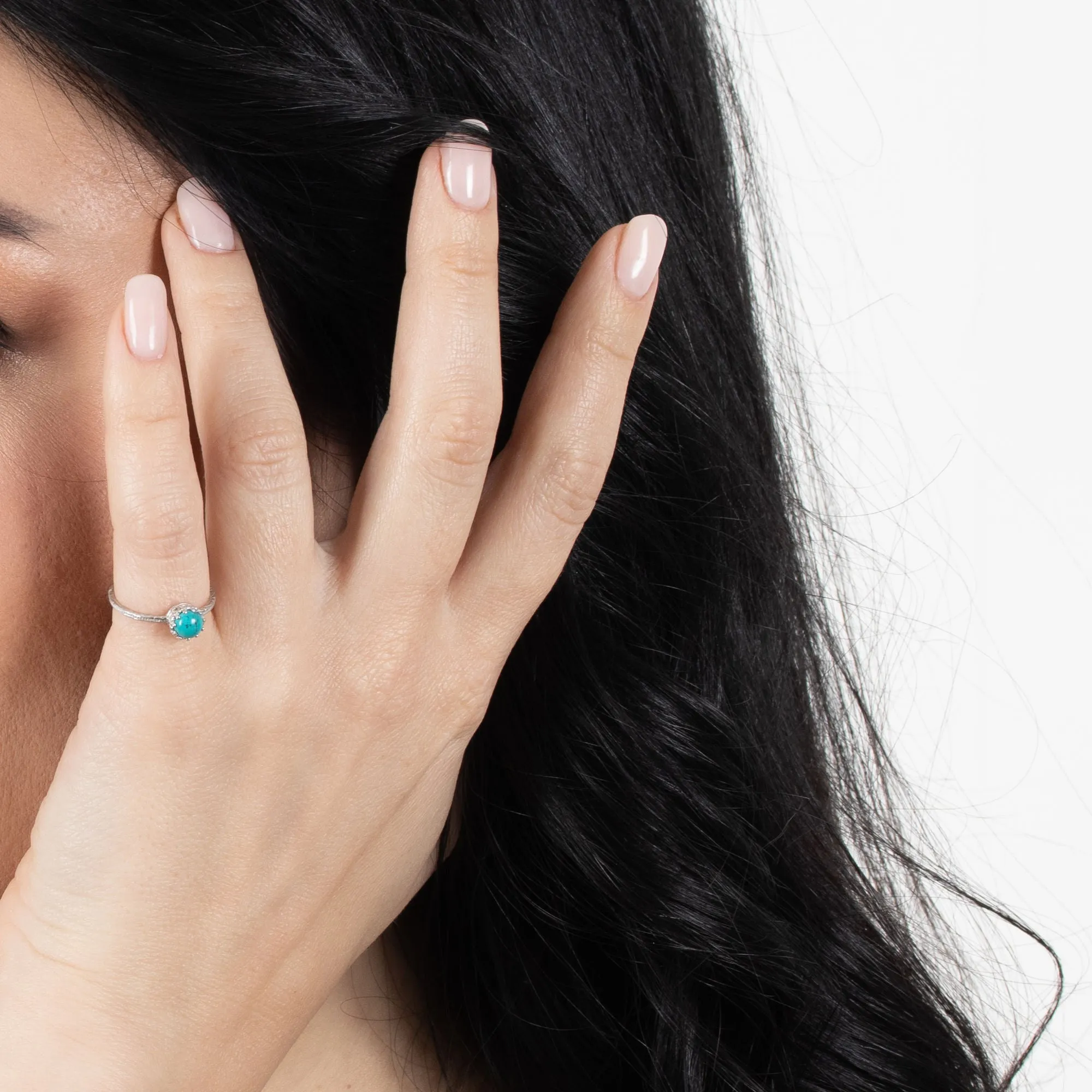 14K White Gold Round Ring Inlaid With Turquoise