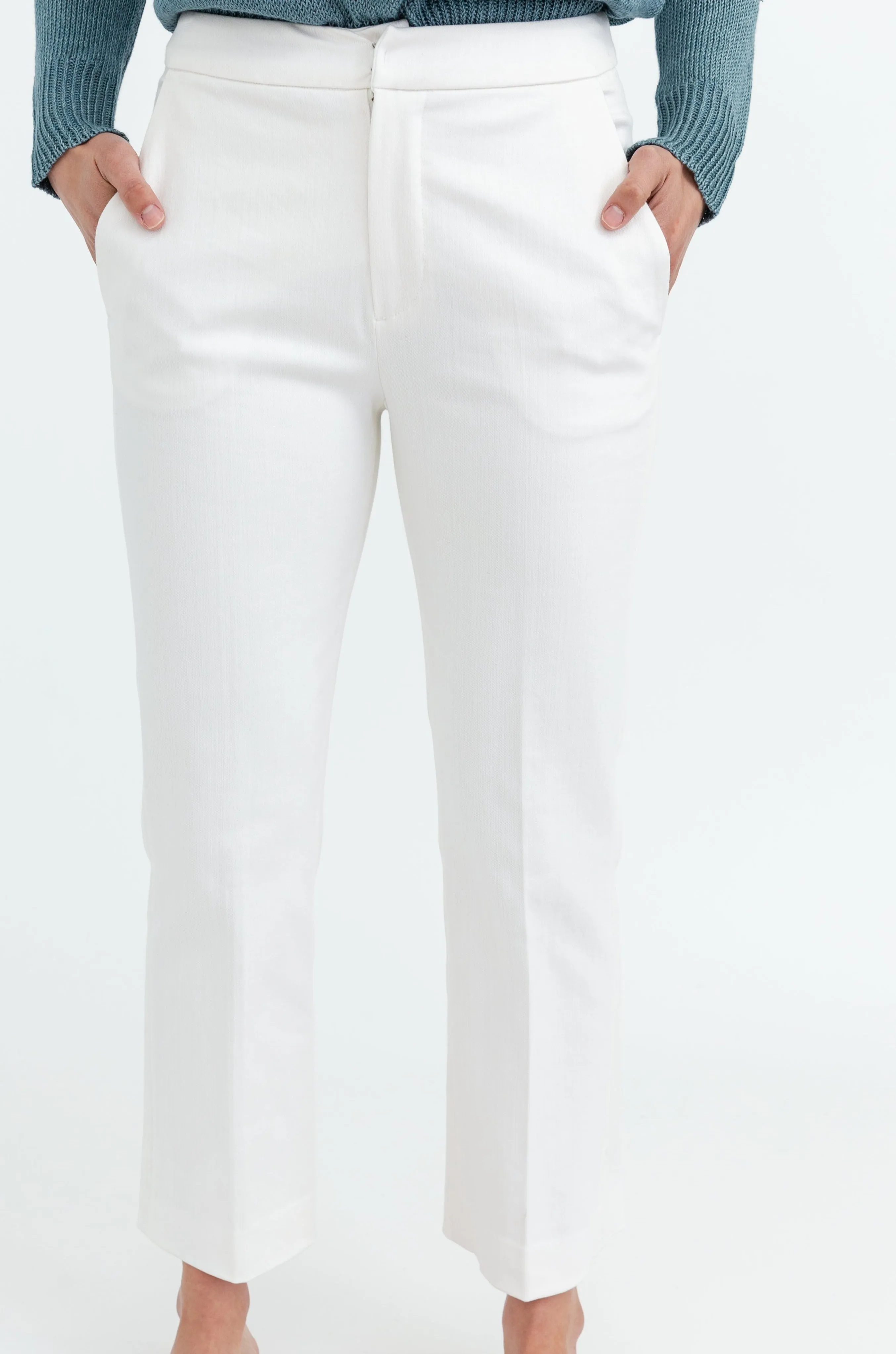 FLARE CROP-LENGTH TROUSER IN STRETCH COTTON DENIM