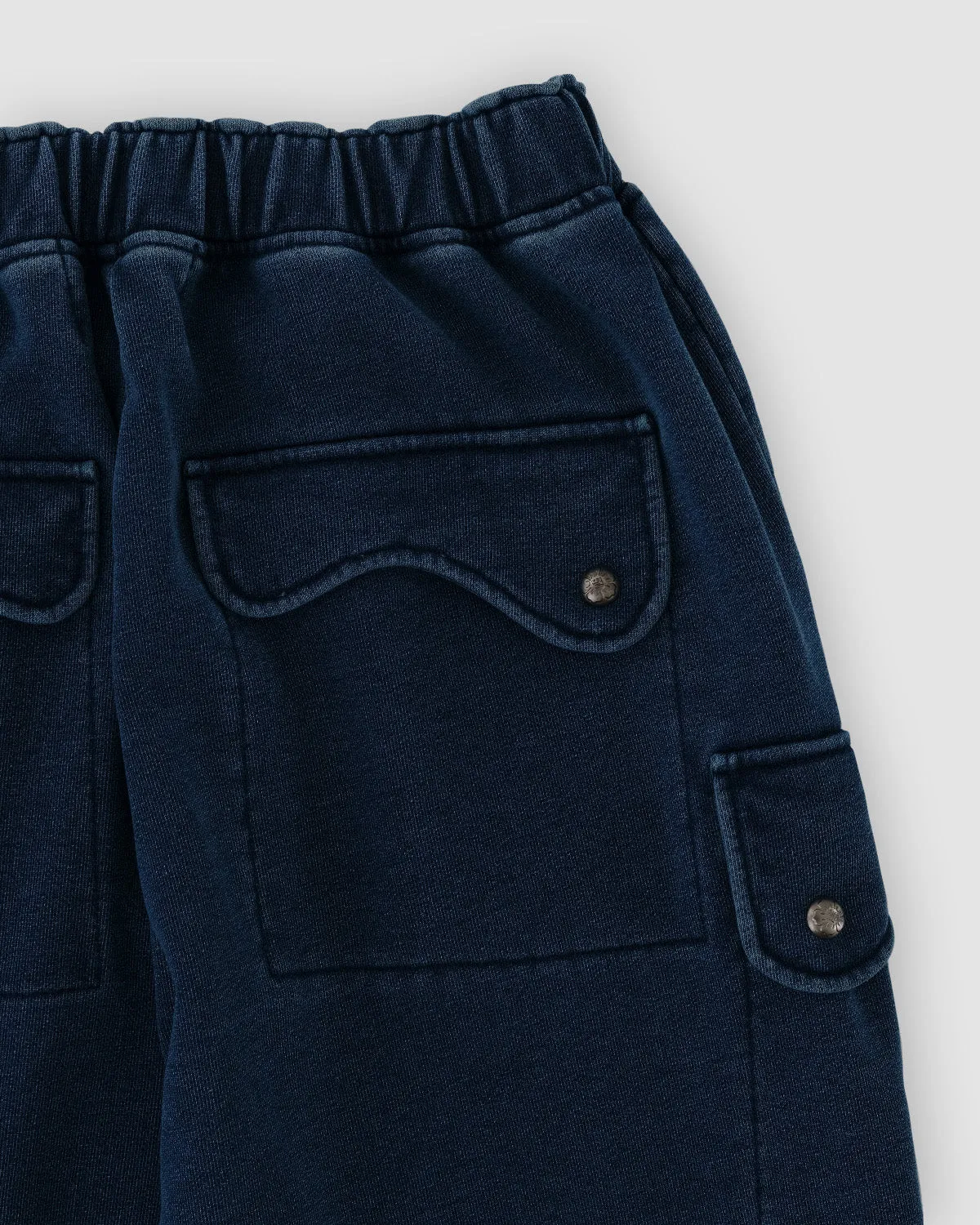 INDIGO WASH CARGO SWEATPANTS