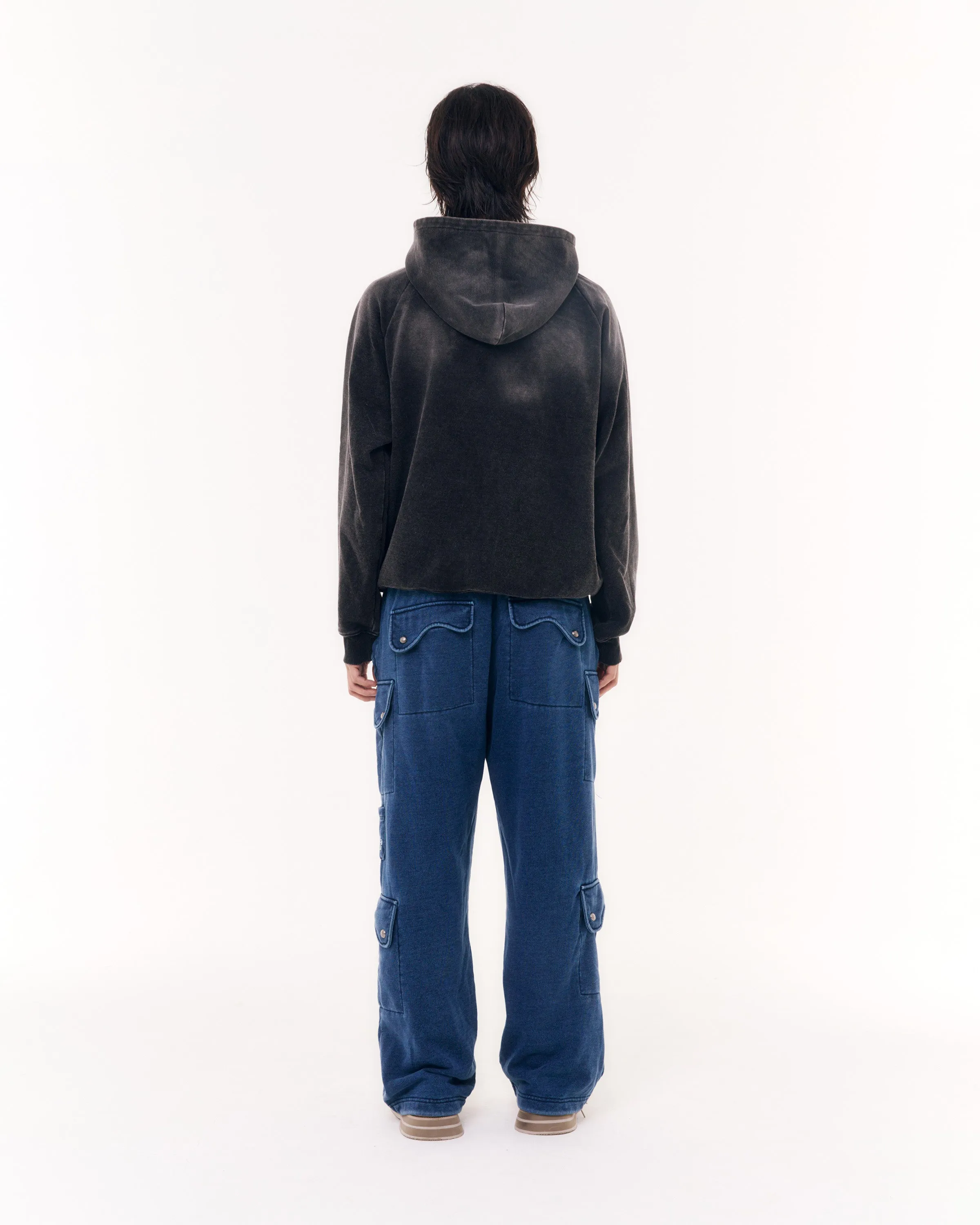 INDIGO WASH CARGO SWEATPANTS