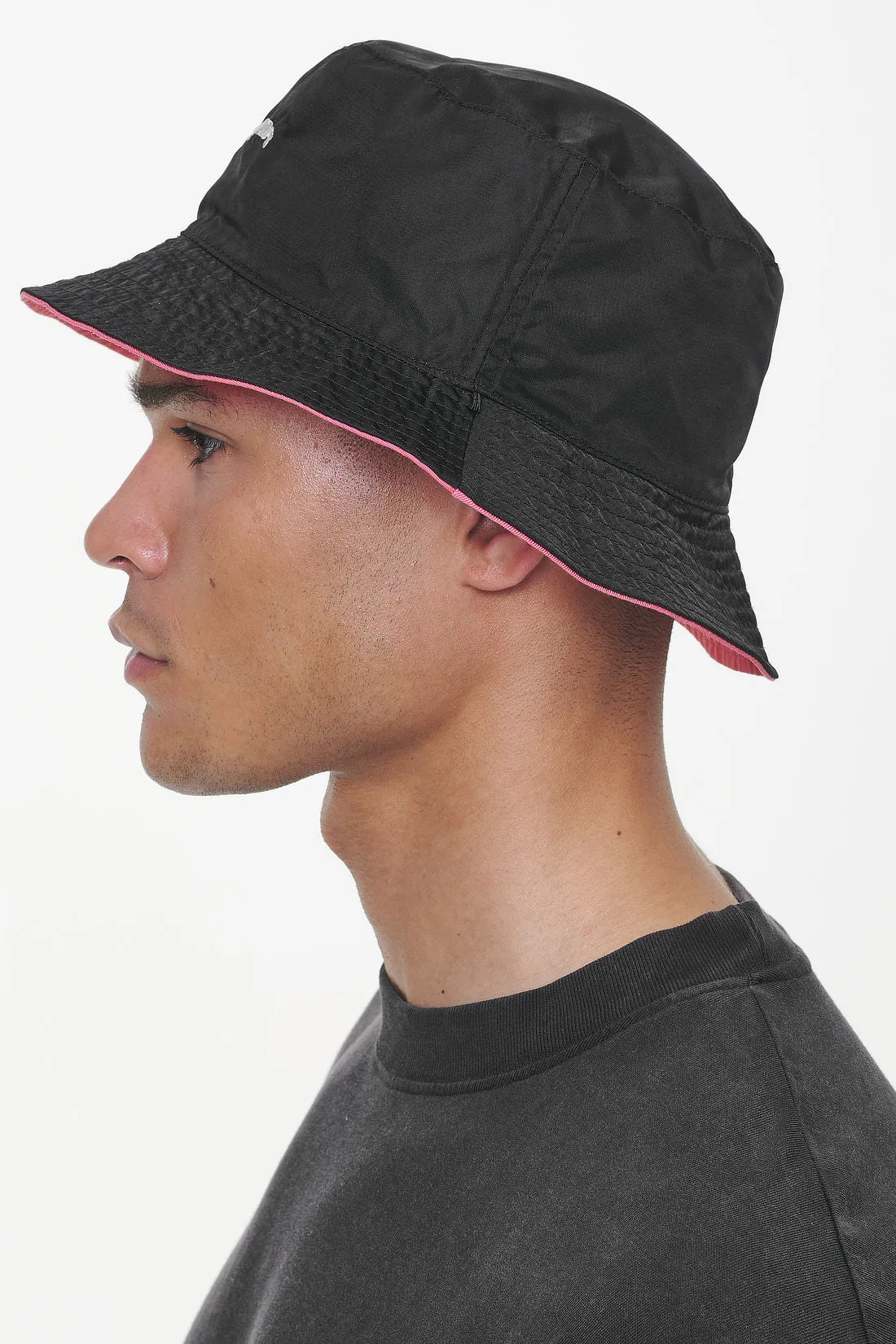 Juan Reversible Bucket Hat Black Strawberry