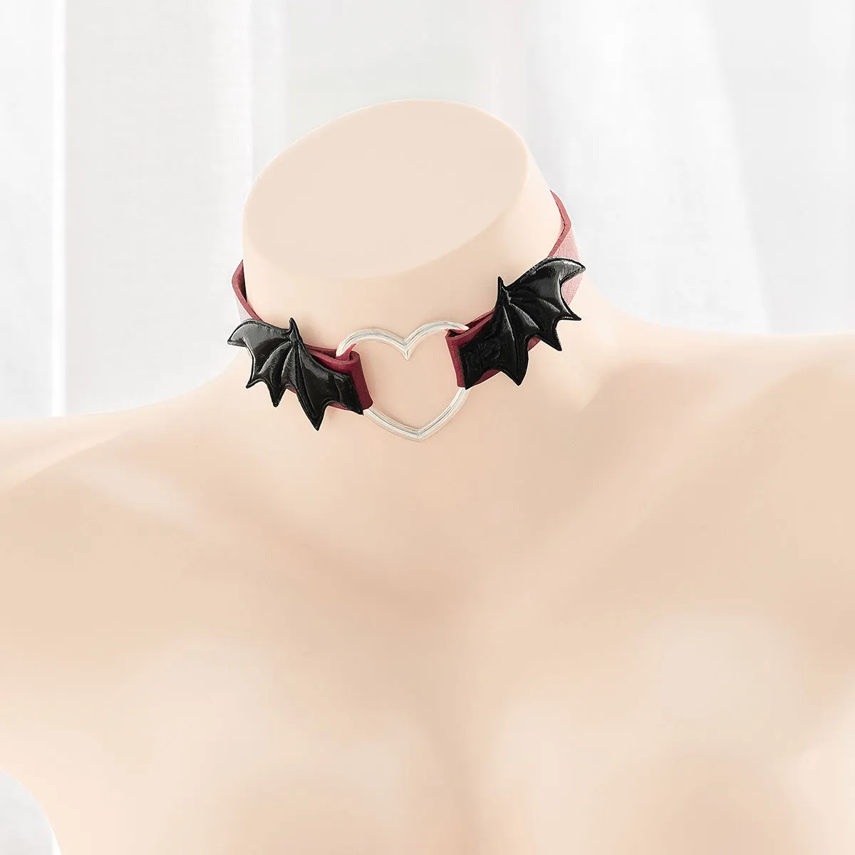 "Bat Wing" Collar