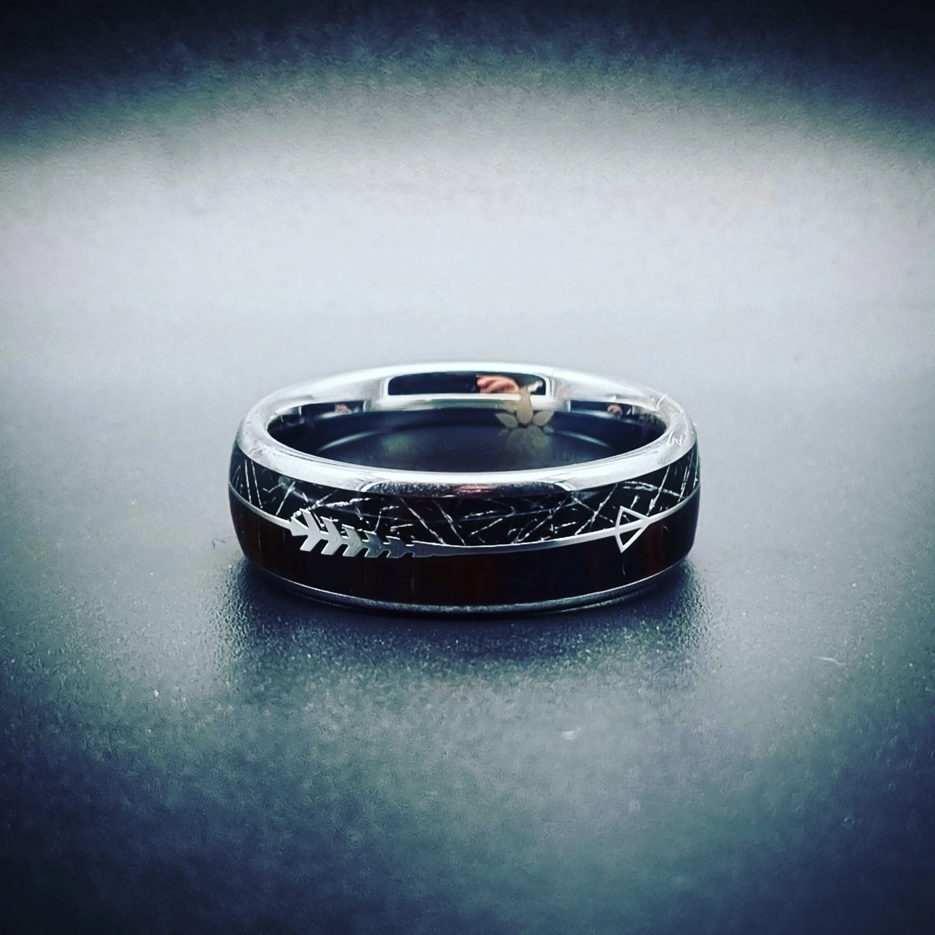 Silver Tungsten Arrow Ring with Koa Wood & Black Meteorite inlay (8mm)